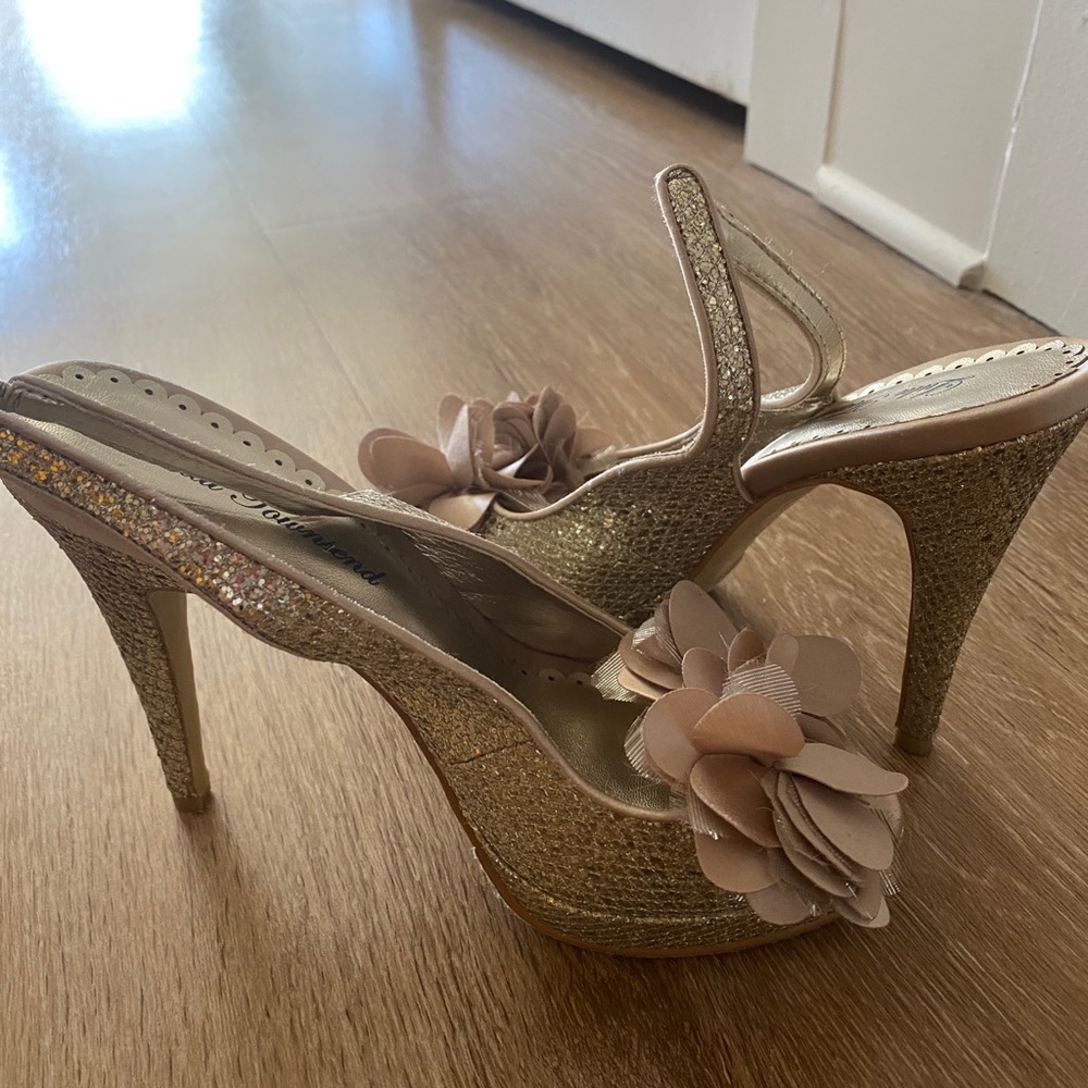 Dressy gold heels